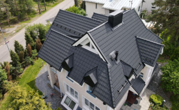Asiakaskokemus: Kattoremontti Espoon Nokkalanniemessä – näyttävä ja kestävä tiilikatto meren äärellä